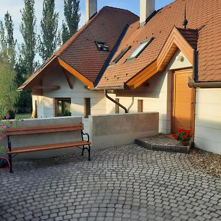 Mon-csa Balatonfured